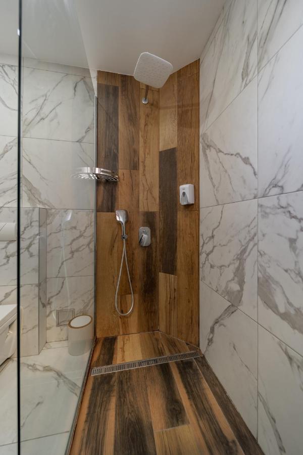 Hotel City Code Vizura garni RENEW Belgrado Esterno foto
