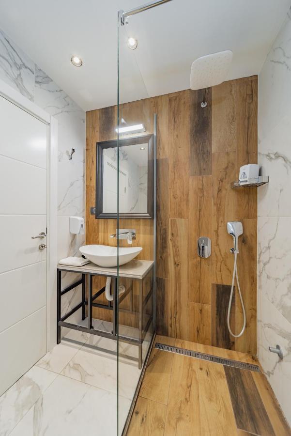Hotel City Code Vizura garni RENEW Belgrado Esterno foto