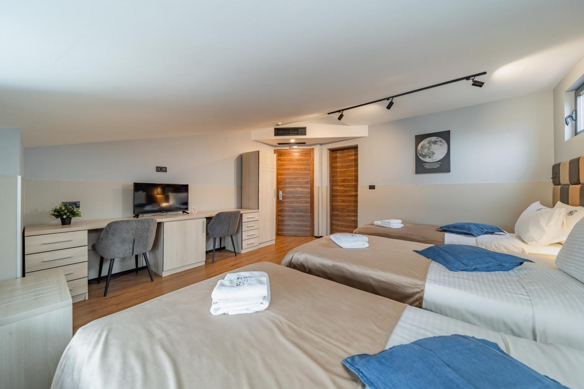 Hotel City Code Vizura garni RENEW Belgrado Esterno foto